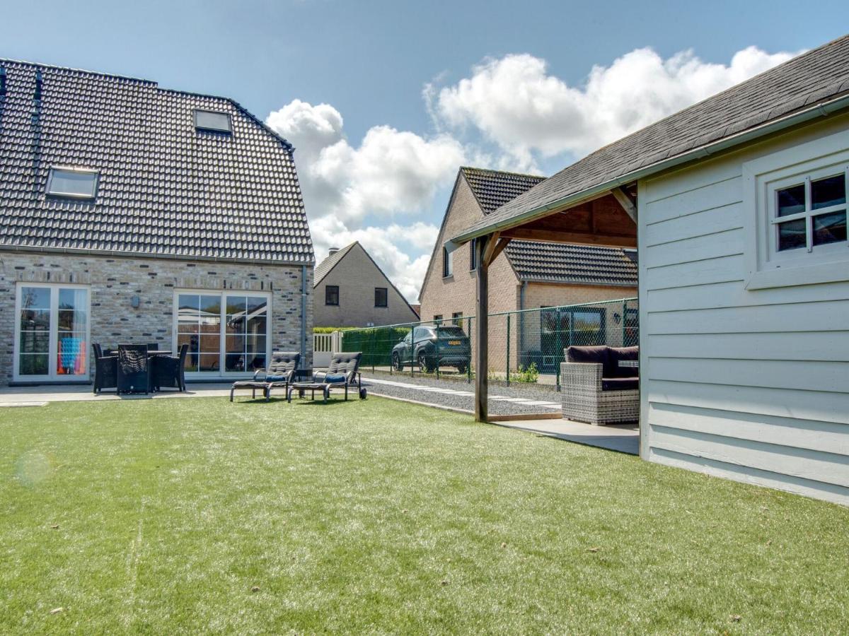 Modern Holiday Home In De Haan With Garden Exterior photo